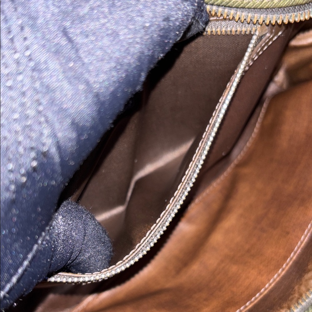 Louis Vuitton Khaki Men's Toiletry Bag Needs Repair - Picture 8 of 10
